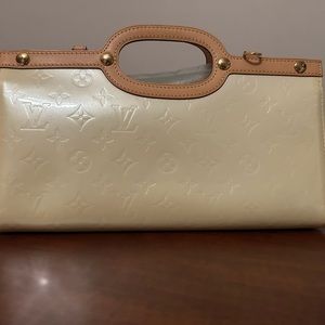 ROXBURY PATENT LEATHER HANDBAG